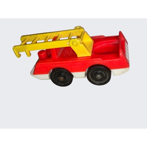 Fisher-Price Little People Vintage Vehicles Set Of 4 Plastic Vehicles  3 People - Picture 5 of 9